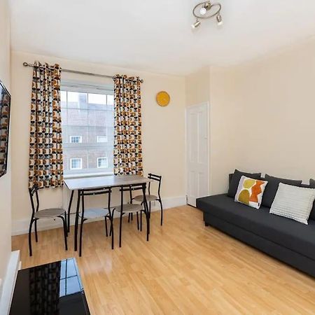 Апартаменты Tranquil 1Br In South Bank With Onsite Parking Лондон Экстерьер фото