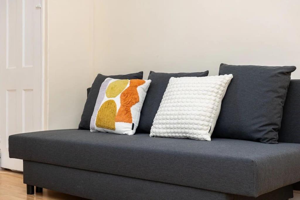 Апартаменты Tranquil 1Br In South Bank With Onsite Parking Лондон Экстерьер фото