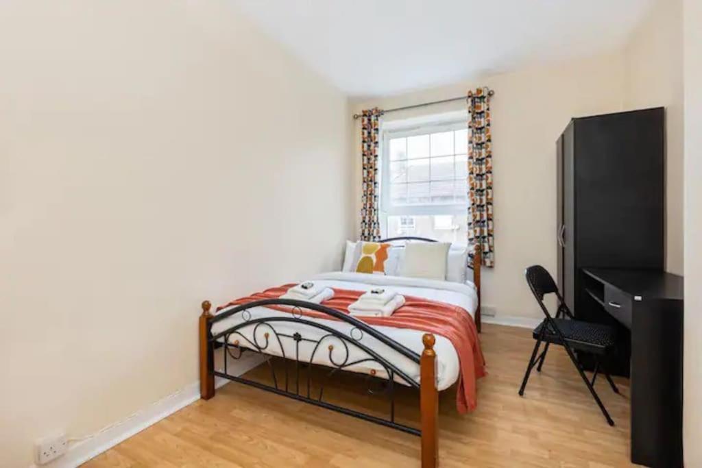 Апартаменты Tranquil 1Br In South Bank With Onsite Parking Лондон Экстерьер фото