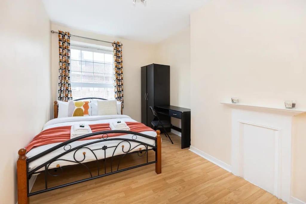 Апартаменты Tranquil 1Br In South Bank With Onsite Parking Лондон Экстерьер фото