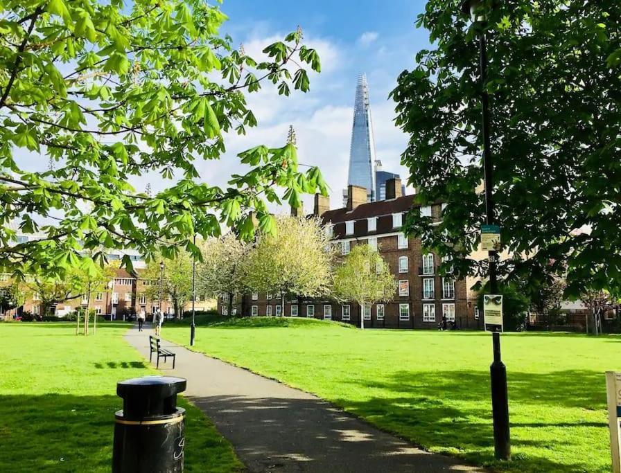 Апартаменты Tranquil 1Br In South Bank With Onsite Parking Лондон Экстерьер фото